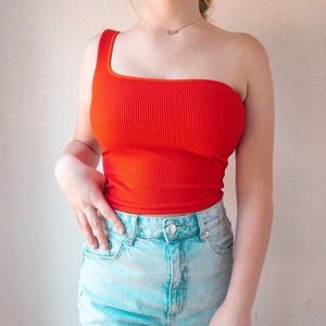 DYNAMITE One shoulder cropped tank